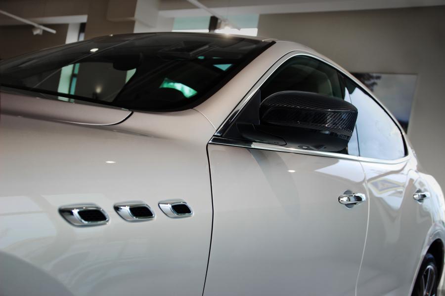 Детали экстерьера Maserati Levante in White by Larte Design 2017 года  (фото 3 из 6)